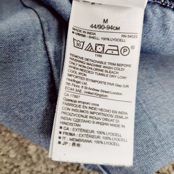 Banana Republic Women's Dillon Shirt in Blue Size Medium Button Down Jean Shirt - Picture 8 of 8